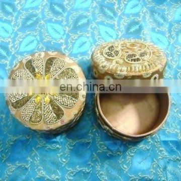 Decorative round jewelry boxes
