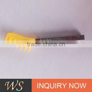 WSCCLG005 7' or customizing sized plastic food clip tong with comb shape on end