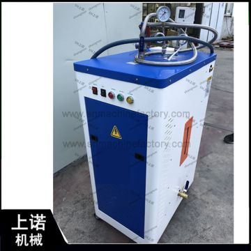Electric heating steam generator for shrinkable labeling machine
