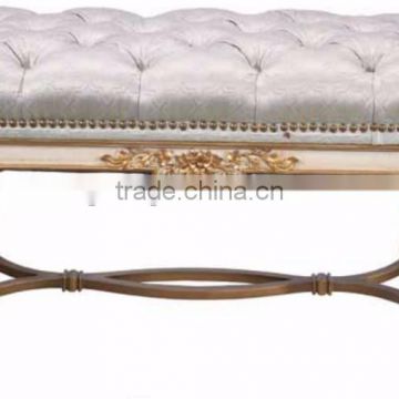 Classic Elegant European Style Antique White Tufted Chaise Lounge with Golden Floral Decorations BF12-04264d