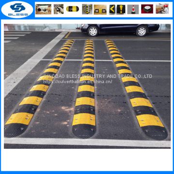 Driveway road Safety Traffic Reflective Rubber Speed Bump for sale