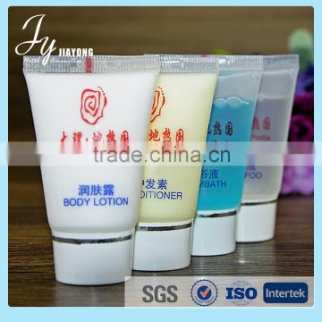 Promotion hotel bath accessories whitening liquid mini soap shower gel