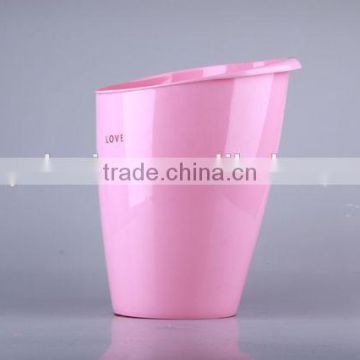 Heart-shaped Sloping Plastic Trash Can/Rubbish Bin Household Garbage Can