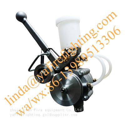 sliding vane rotary vacuum pump priming device