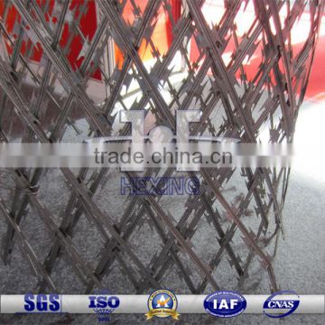 hot dip galvanized bto-22 razor wire mesh fence