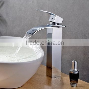 Single Handle Bathroom Faucet Waterfall Basin Faucet
