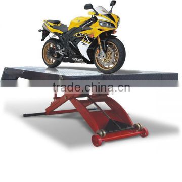 500KG pneumatic motorcycle lift CE approved