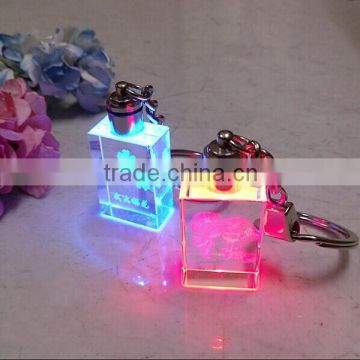 Realy Picture Beautiful LED Light Keychain Souvenir Gift / Luxury Personalized Engraving Crystal Keychain Wedding Favors