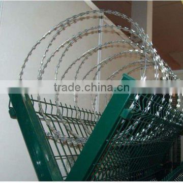 Razor Barbed Wire Mesh on top of Fence ( Manufacturer)