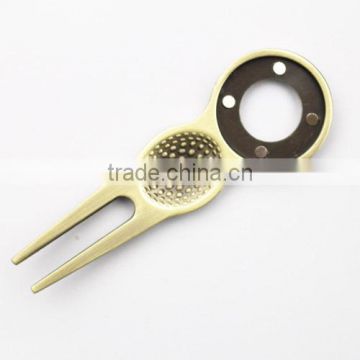Die casting personalized magnetic golf divot tool