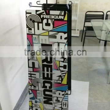 Pretty Attractive Design metal display stand with hooks