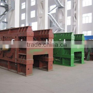 Rolling machine used in cement grinding station