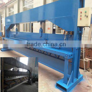 Hydraulic steel shearing machine for roll forming machine