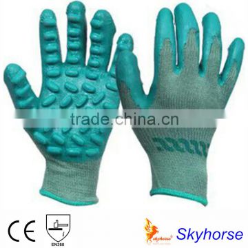 Anti-Vibration Cotton Shell with Latex Coated safety gloves at construction site
