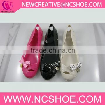 hollow out flat slip-on ladies PVC jelly shoes with cute bowknot