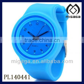 CHEAP AND WHOLESALE QUARTZ WATCH FOR GIFT ROUND DIAL SILICONE FREE GIFT WATCH