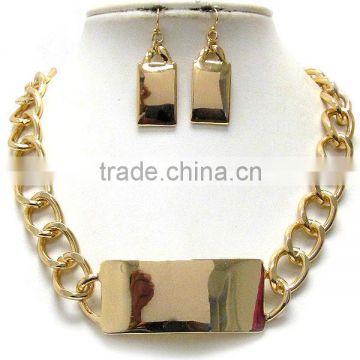 hot sale plain and curved metal plage pendant and thick chain necklace earring set