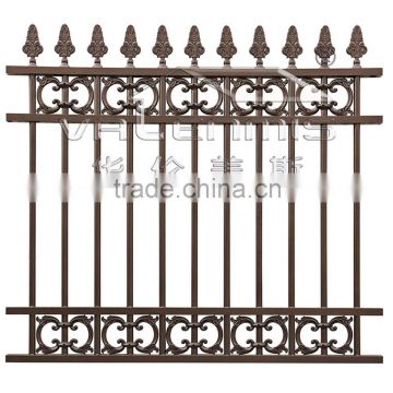 Decorative metal garden fencing barrier
