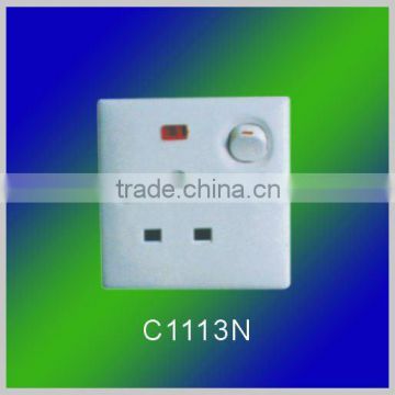 5A,13A,15A 1 gang switched 3 pin socket with light/1 way switch three pin socket with neon
