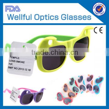 2014 hot sell fashion kid good materail cheap cool wholesale rubber sunglasses for kids