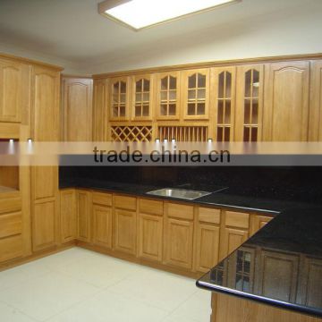 Oak kitchen cabinet design