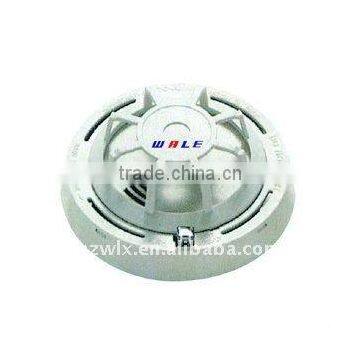 Heat / temperature detector with alarm system