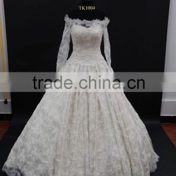 2016 long sleeve embroidery over lace straight neckline long train gold satin wedding dress