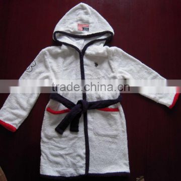 100%cotton embroidery children's bathrobes with hood