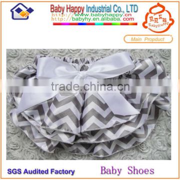 2014 newsest fashionable cheap baby bloomer