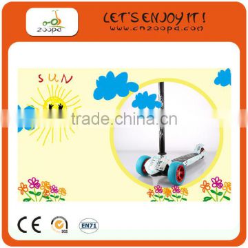 4 Wheel child Maxi scooter with colorful design