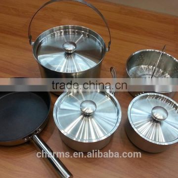 pot for picnic with steel handle for travel