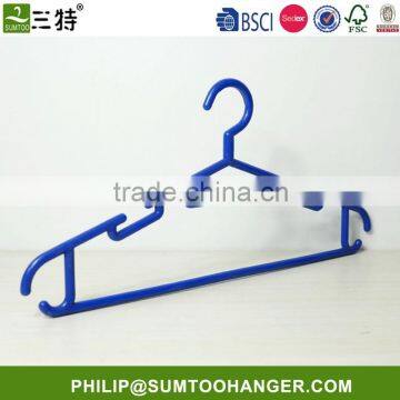 custom plastic hangers