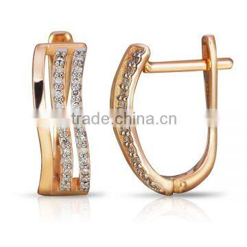 14K gold earring with diamonds