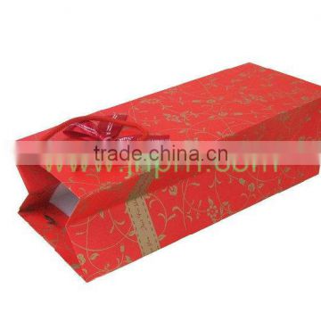 Red package bag for wine with handle