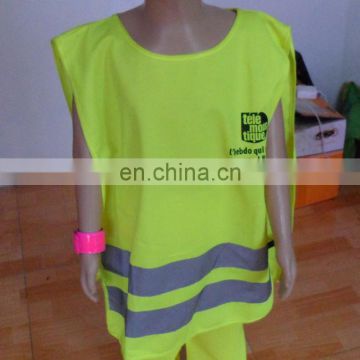 New foldable reflective safety cloth for children