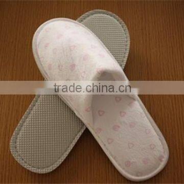 Hotel brand spa slipper with heart logo