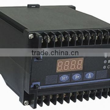 Display type three-phase voltage transducer