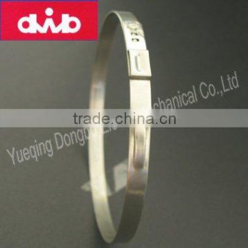 ISO9001/ISO14001Stainless Steel Ear Clamps(93.3-96.5mm Range)