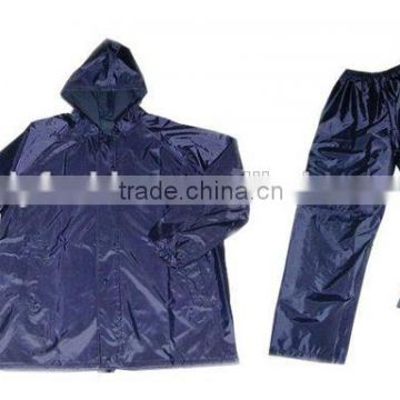 Comfortable Mens Waterproof Wholesale Polyester Rainsuits