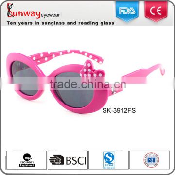 Kids Sunglasses With Popular Pattern Plastic Injection Sunglasses With Smoke Lens