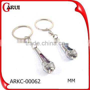 Cute design couple keychains Microphone metal keychain