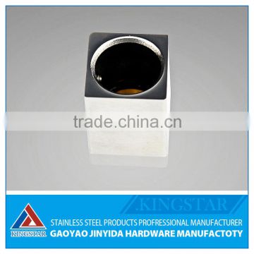 Factory selling well metal glass connectors.