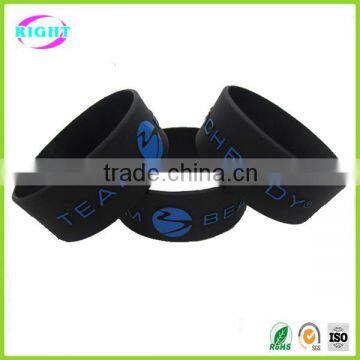 2015 Custom silicon bracelet from china