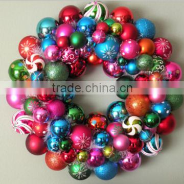 New design 24 inch plastic christmas ball ornament wreath