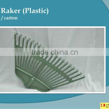 Palstic Leaf Raker