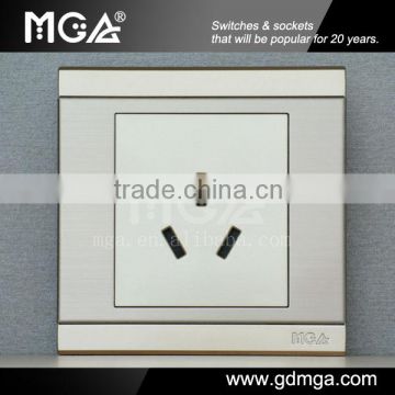 MGA Q7 Series 10A Electric 3 Pin Socket