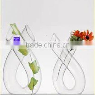 gorgeous lampblown glass vase