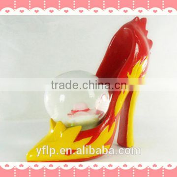 Resin High Heel Shoe, A Little Hat in Crystal Ball Craft for Home Decoration