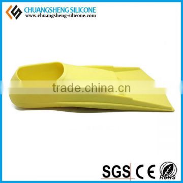 COMFORTABLE SILICONE SWIIMMING FINS WITH CLASSIC STYLE