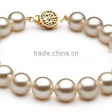 AAAA white 8-9mm round freshwater pearl bracelet